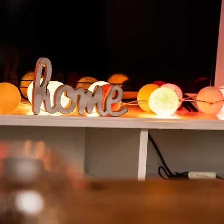 Family In Lille, Garden And Parking - 6/8p *